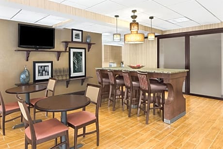 Hampton Inn Commerce