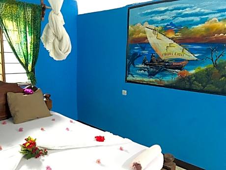 Bungalow with Garden view (10)