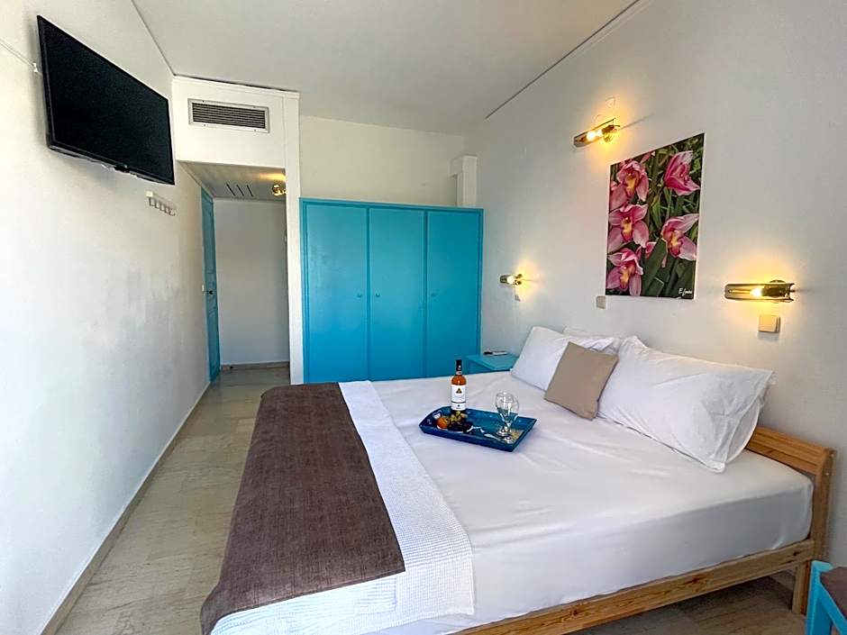 Stratos Hotel