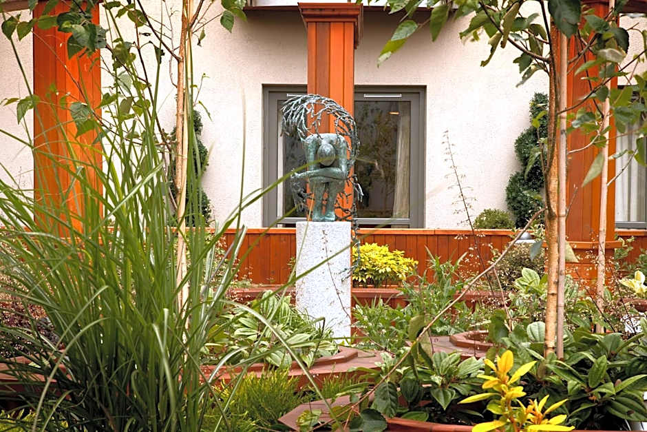 Westport Plaza Hotel, Spa & Leisure