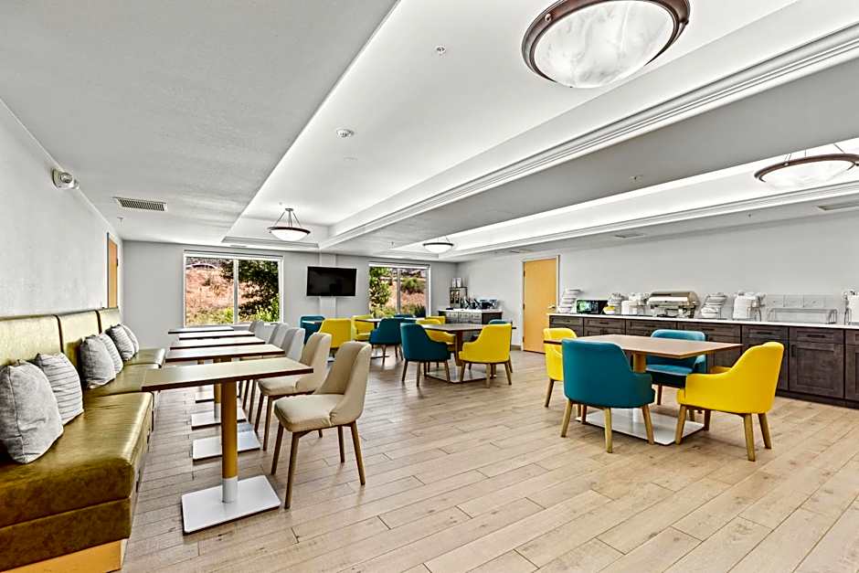 Comfort Inn & Suites Glenwood Springs On The River