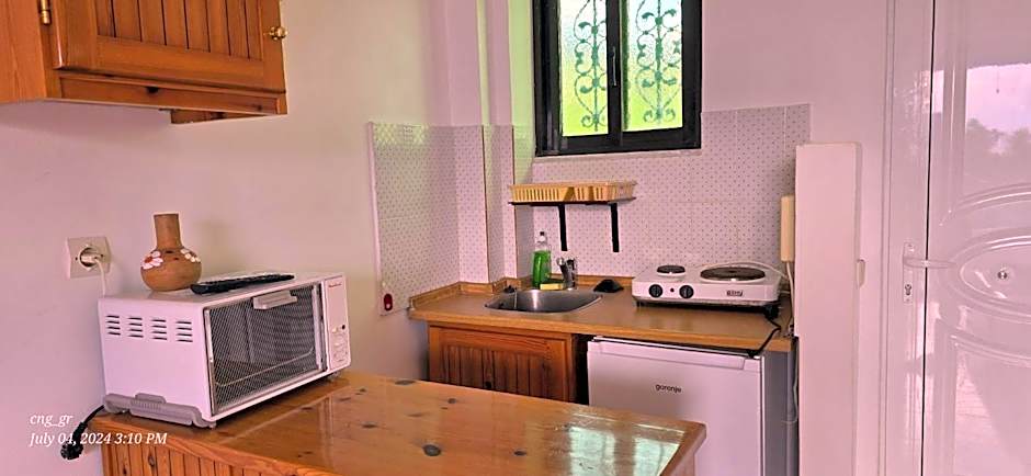 Ero Aegina Hospitality