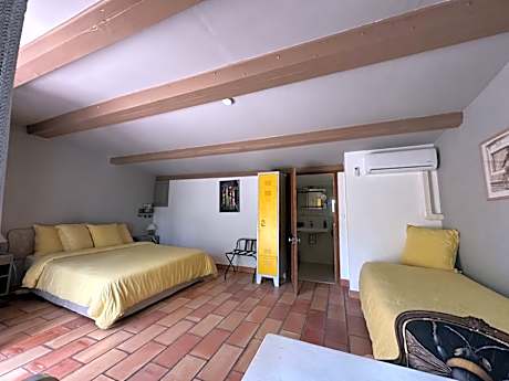 Triple Room with Garden View