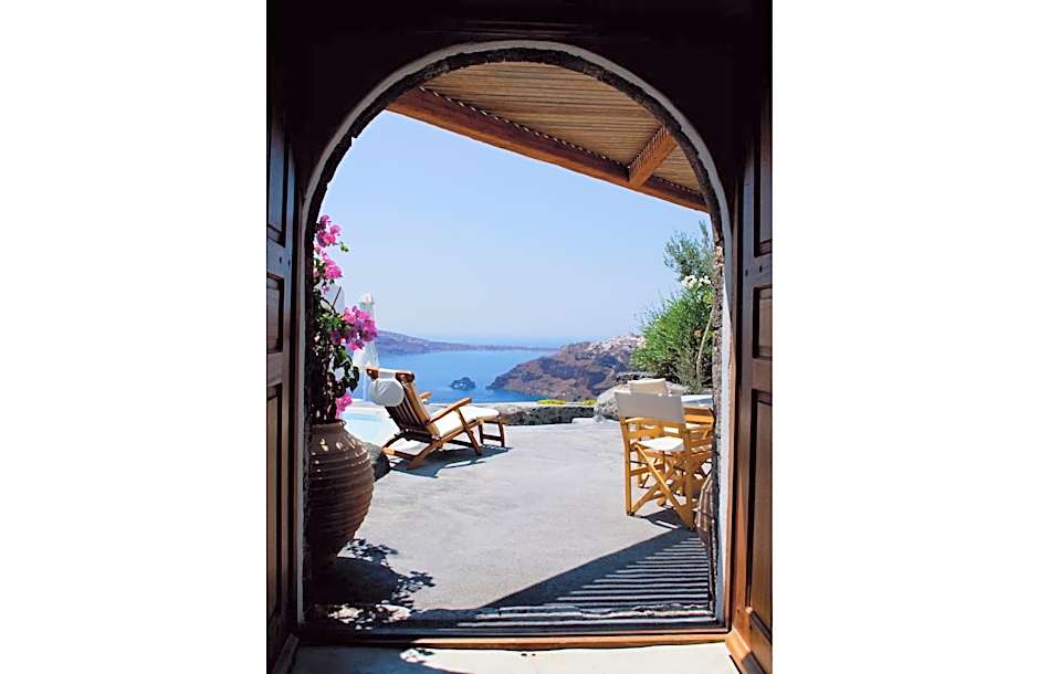 Perivolas Hotel