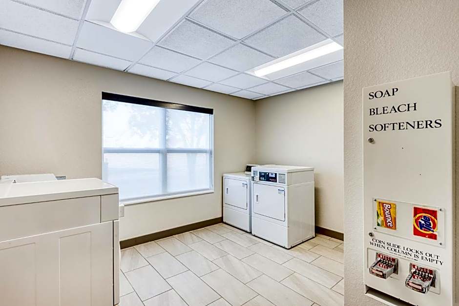 Holiday Inn Express & Suites - Green Bay East By IHG