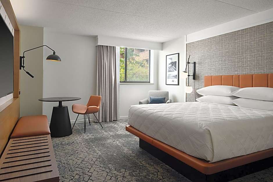 Sheraton Grand Rapids Airport Hotel