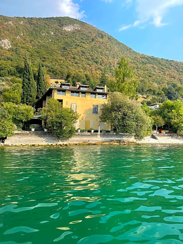 L'Oleandro sul Lago d'Iseo B&B