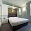Hotel Holiday