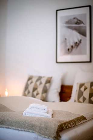 Apartment with terrace and mountain view