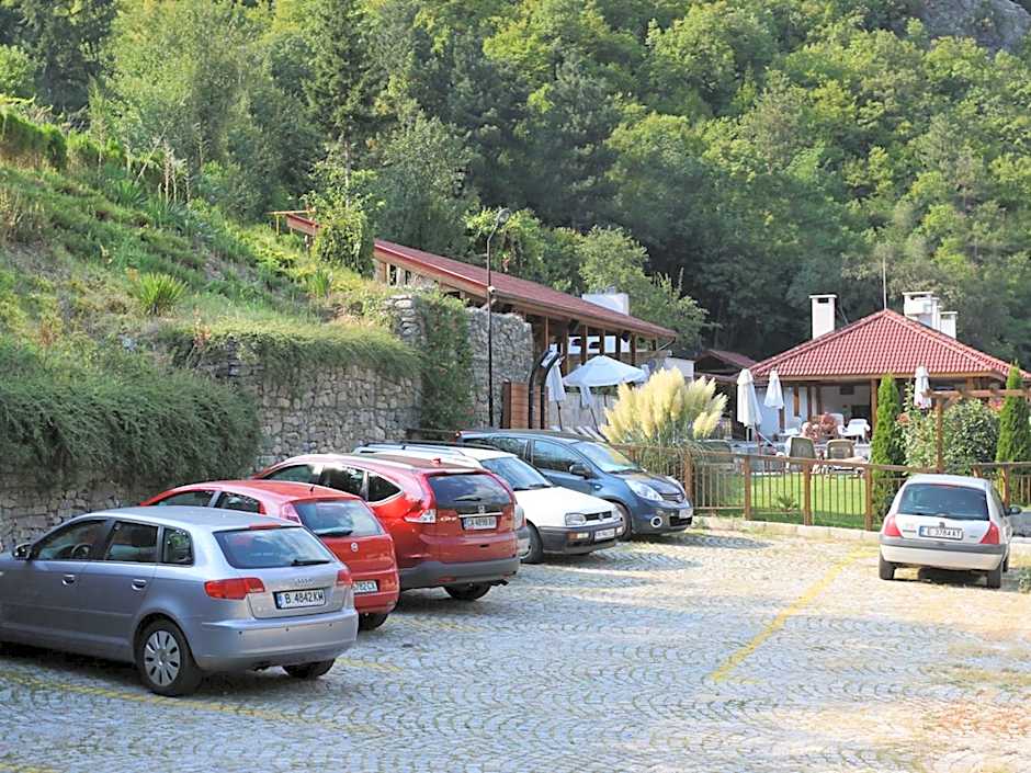 Хотел Аква Варвара - Минерални басейни и релакс