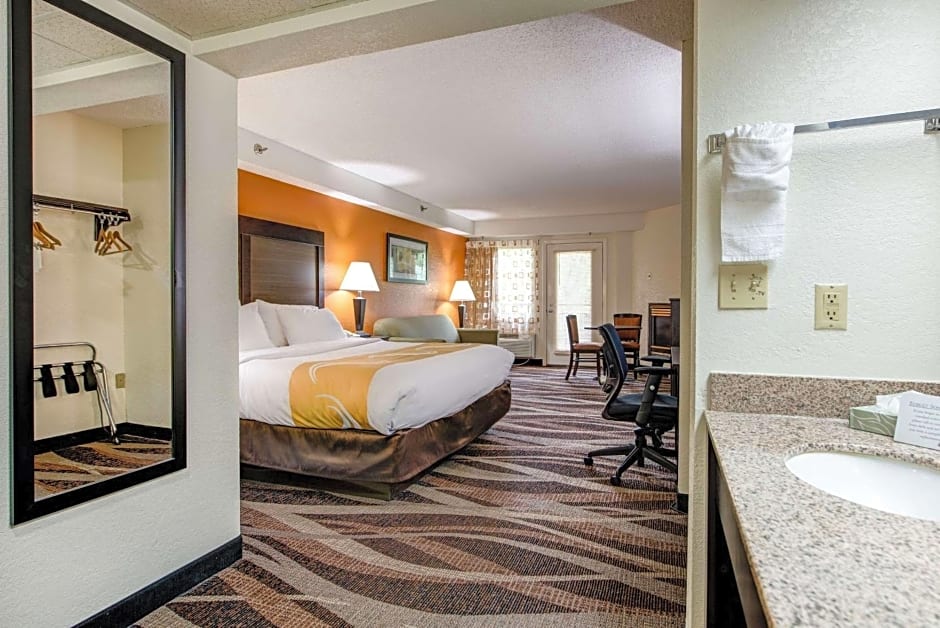 Quality Inn Creekside - Downtown Gatlinburg