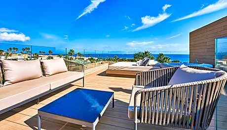 SUITE PRESTIGE ROOF TOP SEA VIEW