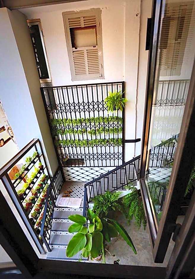 Bloom Boutique Hotel & Cafe