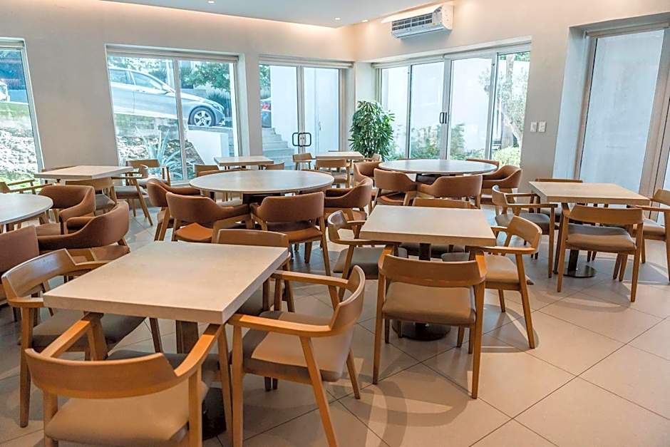 Comfort Inn Monterrey Valle