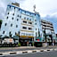 Green Palace Inn