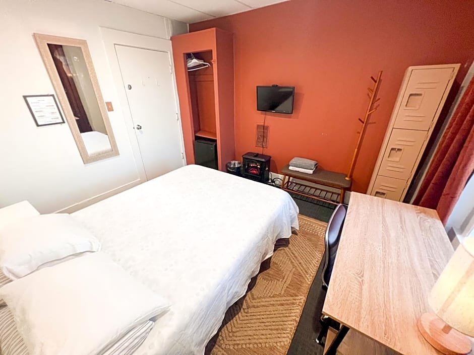 ITH Surf City Hostel Hermosa Beach