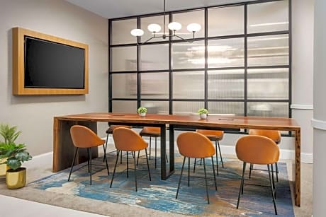 DoubleTree by Hilton Charlotte City Center