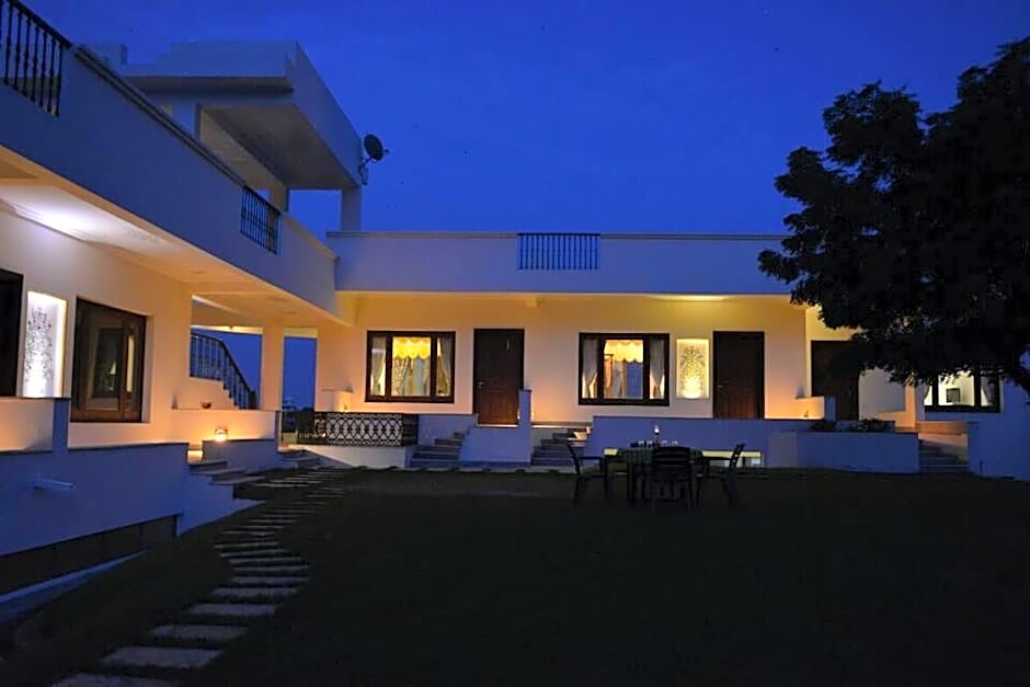 Devraj Villa - Luxury Pool Villa Udaipur