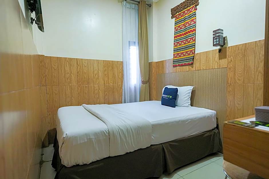 Urbanview Hotel 58 Bintaro by RedDoorz