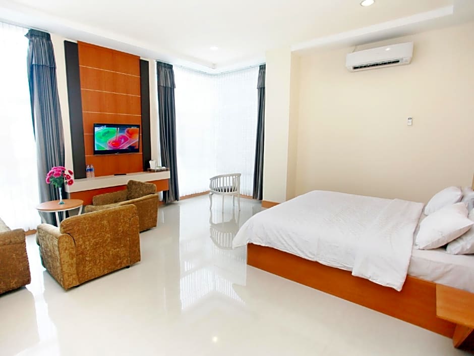 Plaza Hotel Tegal