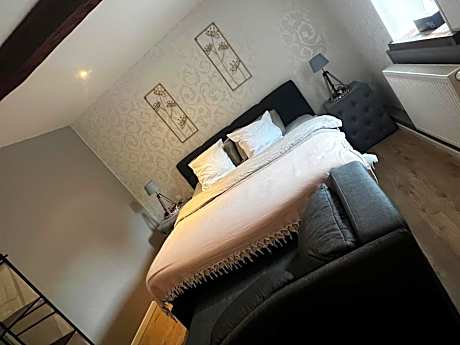 Double Room with Private External Bathroom