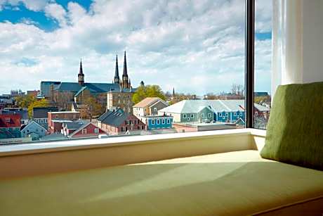 1 Bedroom Suite, 1 King, Sofa bed