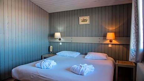 Standard Double or Twin Room with Aiguille de Varens view