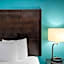 La Quinta Inn & Suites by Wyndham Knoxville East