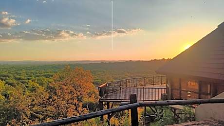 Monateng Safari Lodge