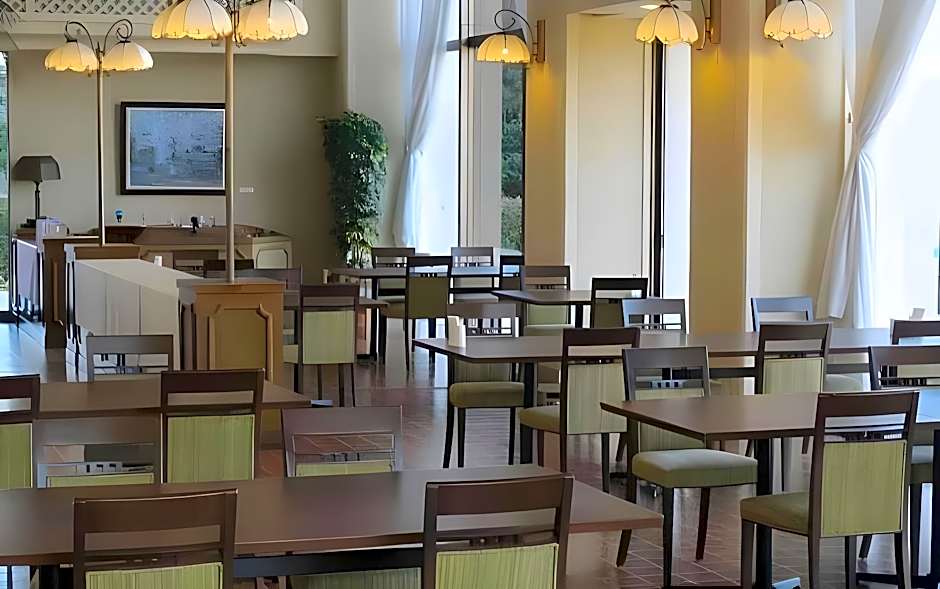 Wisterian Life Club Toba