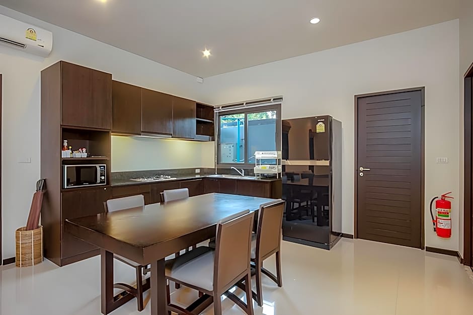 Two Villas Holiday Phuket: Onyx Style Nai Harn Beach