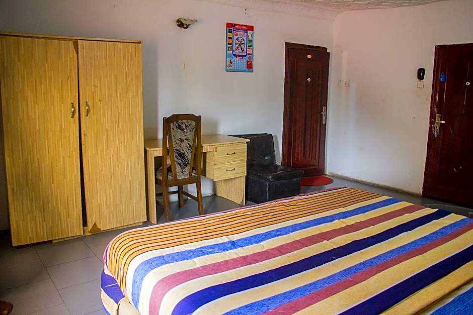 Oak Hotels