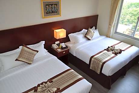 Deluxe Queen Room