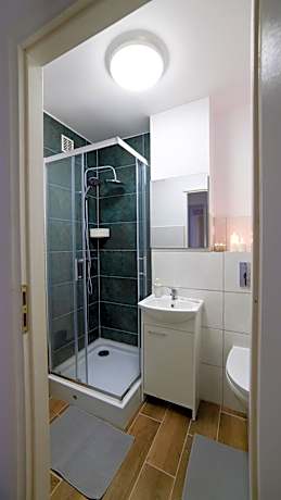 Single Room with Shared Bathroom