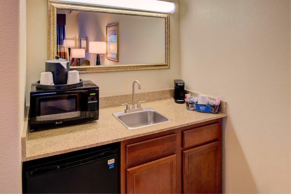Hampton Inn By Hilton And Suites Ontario