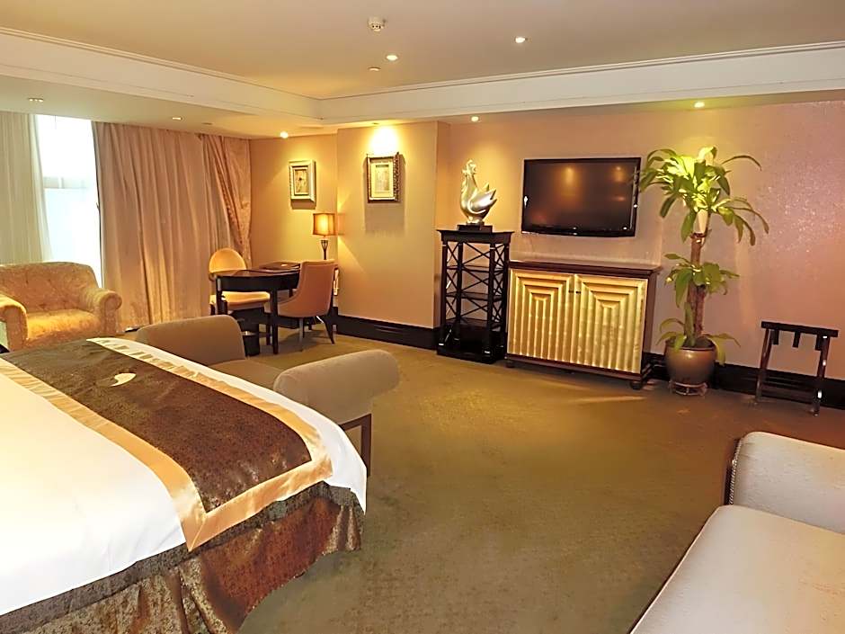 Royal Mediterranean Hotel