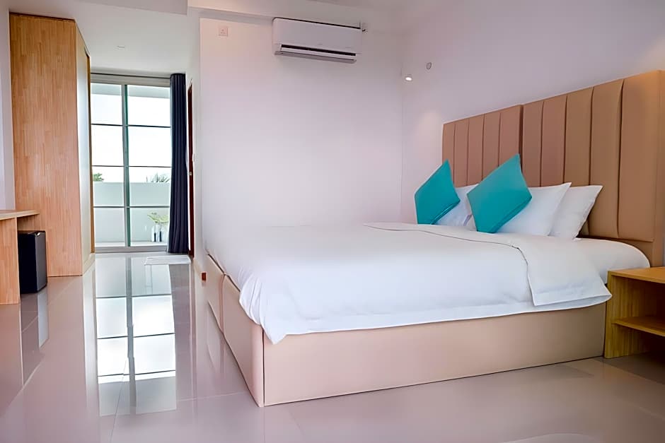 Sunrise by White sand dhigurah 