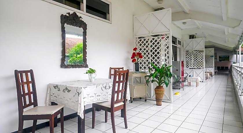 OYO 92454 Griya Raharja Guest House Syariah