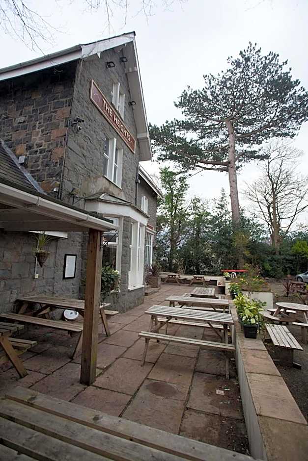 The Heights Bunkhouse