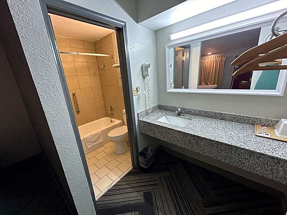 Motel 6 Ada OK