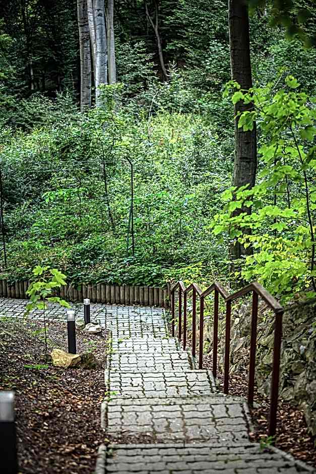 4 Évszak Hegyihotel