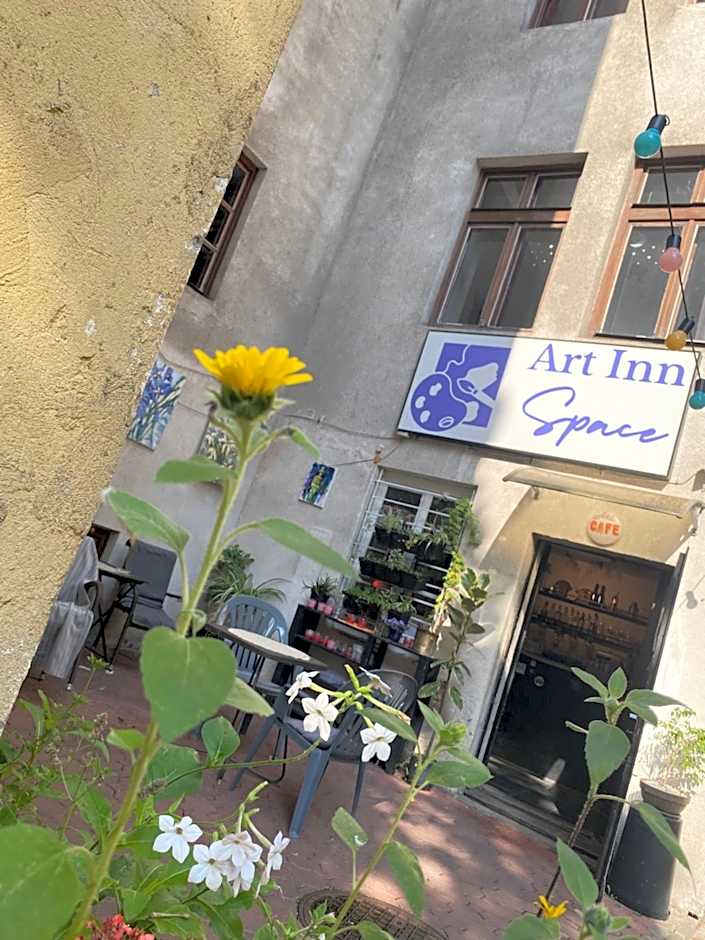 Art Inn Space