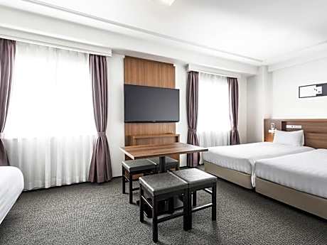 Triple Room Nonsmoking