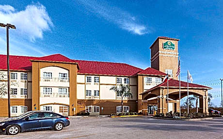 La Quinta Inn & Suites by Wyndham Houston Hobby Airport