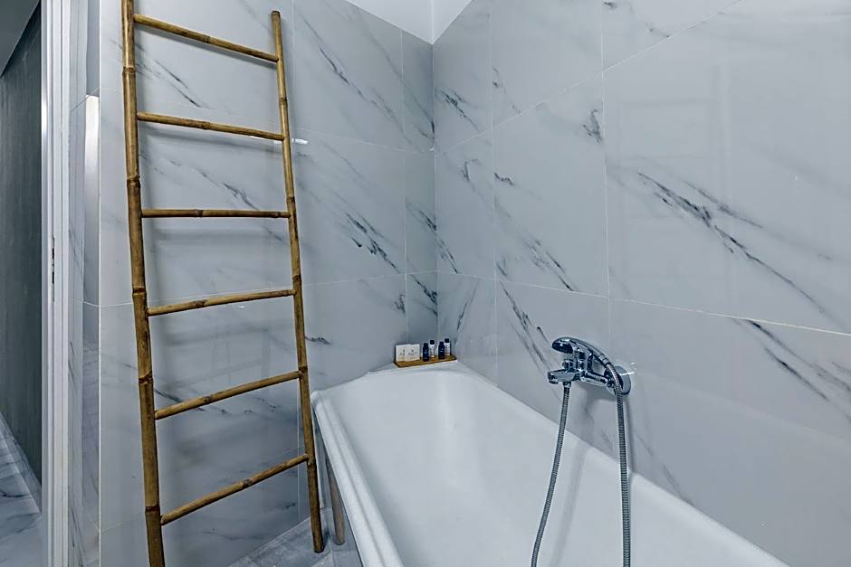 Warehouse Athens Hotel