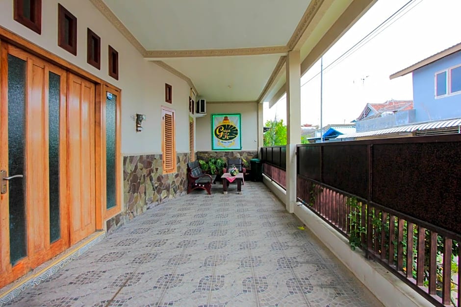 SPOT ON 2490 Griya Kencana Homestay