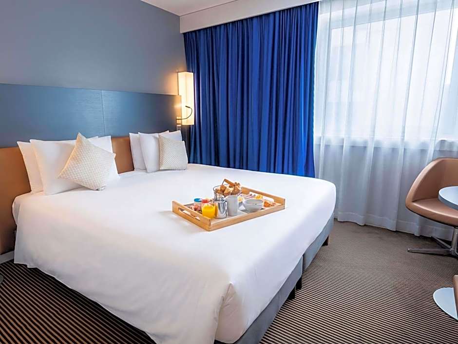 Mercure Paris Massy Gare TGV