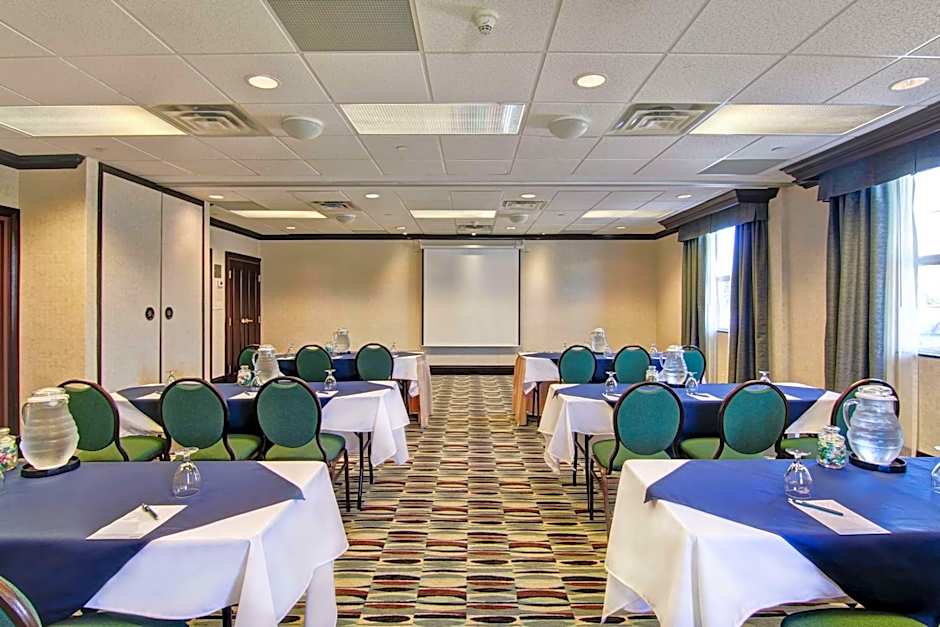 Homewood Suites By Hilton Toronto-Mississauga