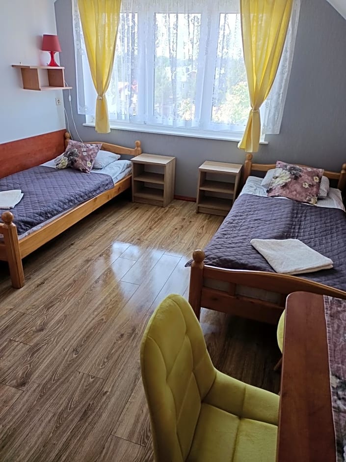 Pokoje Gościnne u MARCINA- sala zabaw, basen, melex, rowery, grill, mini dmuchaniec