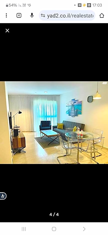 סטודיו עם נוף לים